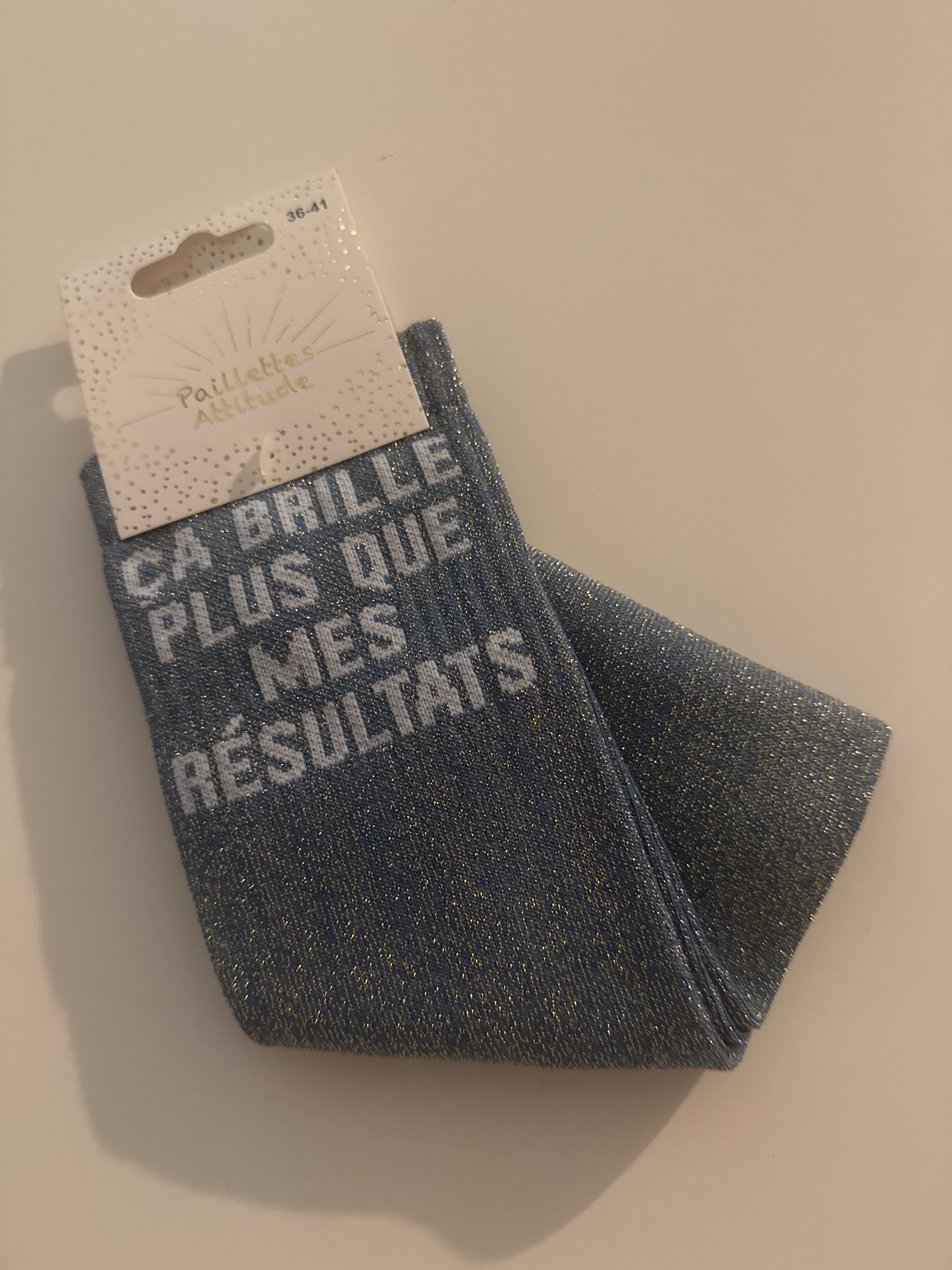 Chaussette pailletée « ça brille plus que mes résultats