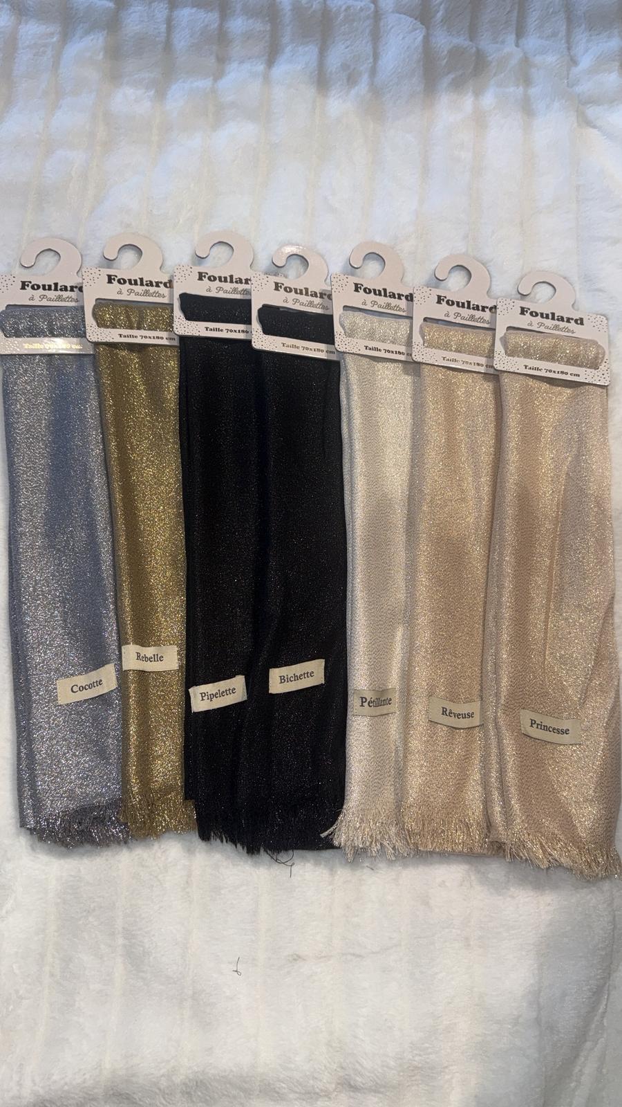 Foulard inscription et imprimé