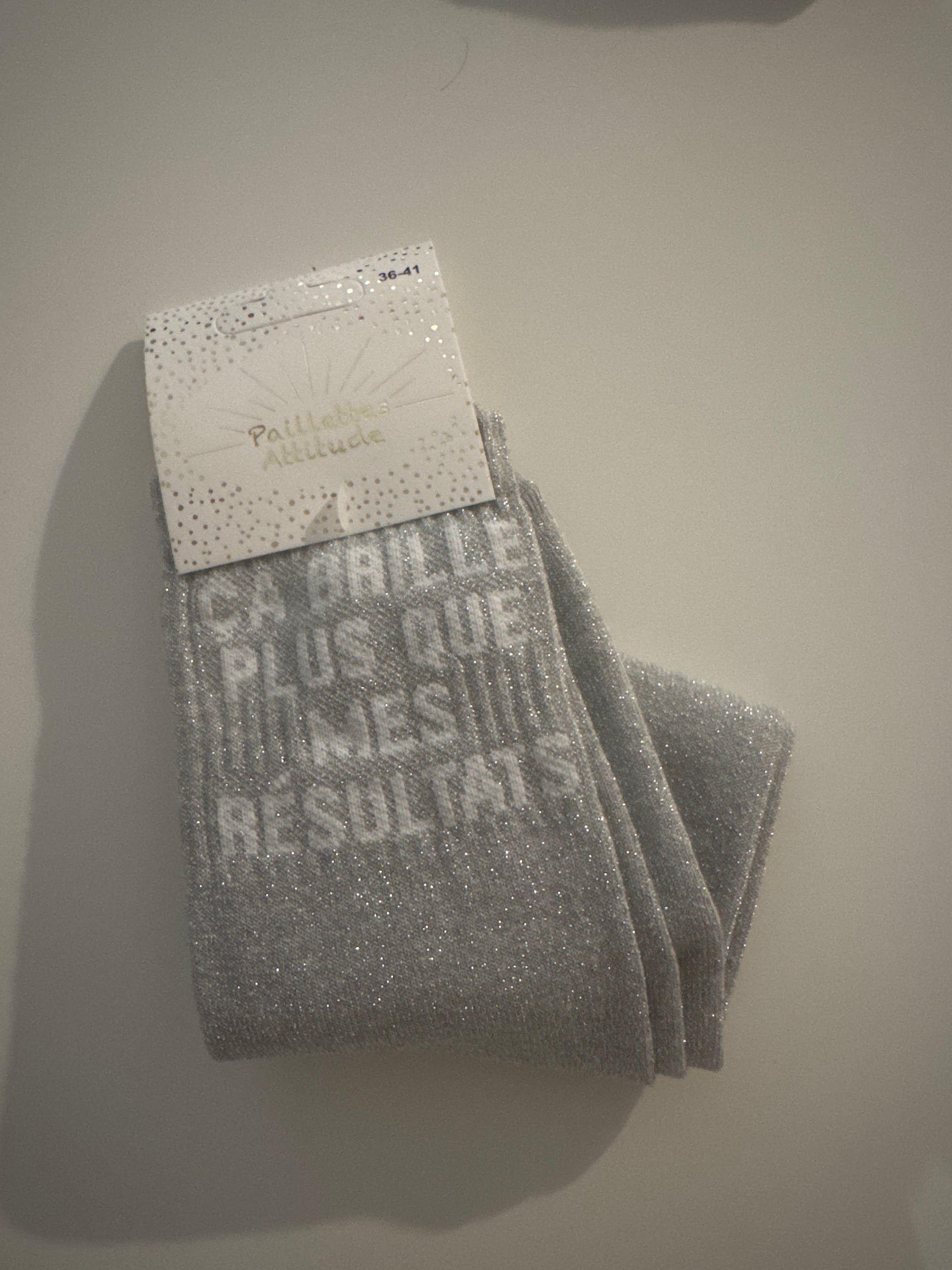 Chaussette pailletée « ça brille plus que mes résultats
