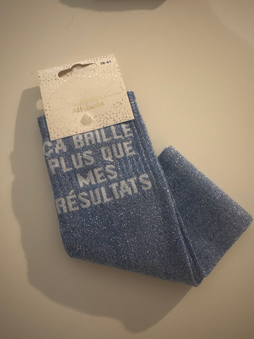 Chaussette pailletée « ça brille plus que mes résultats