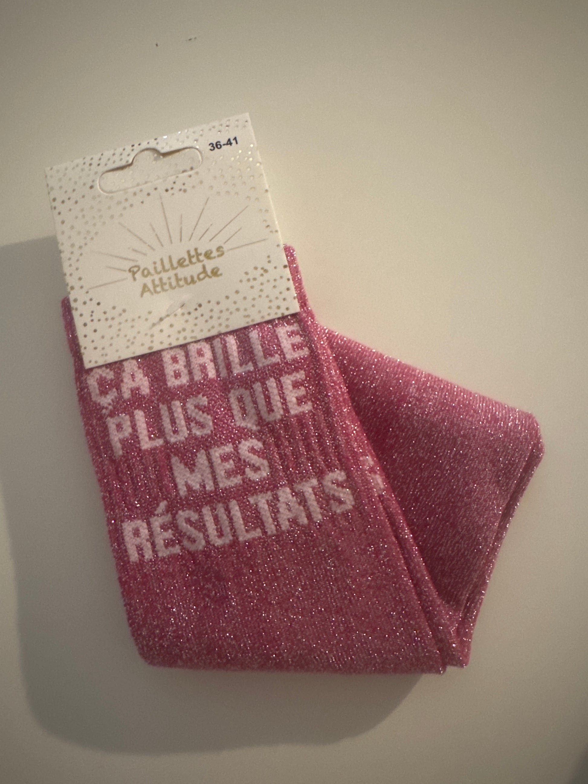 Chaussette pailletée « ça brille plus que mes résultats