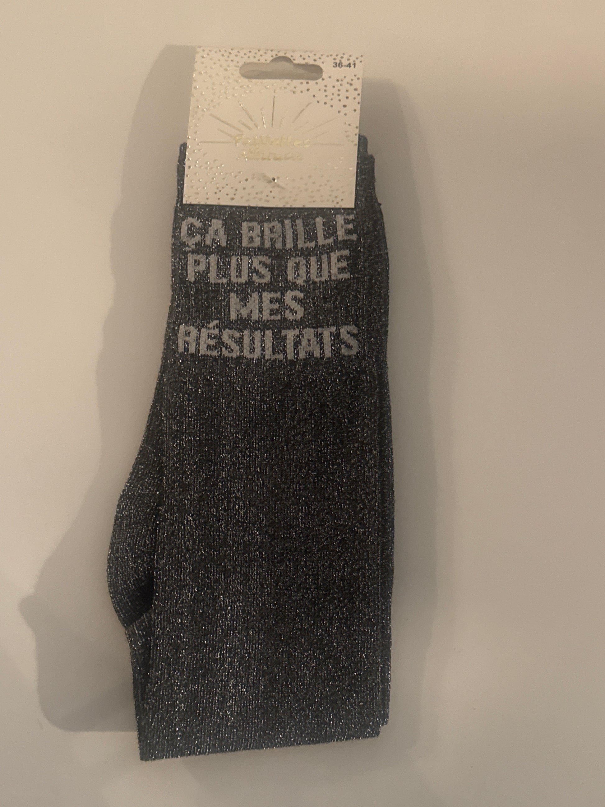 Chaussette pailletée « ça brille plus que mes résultats