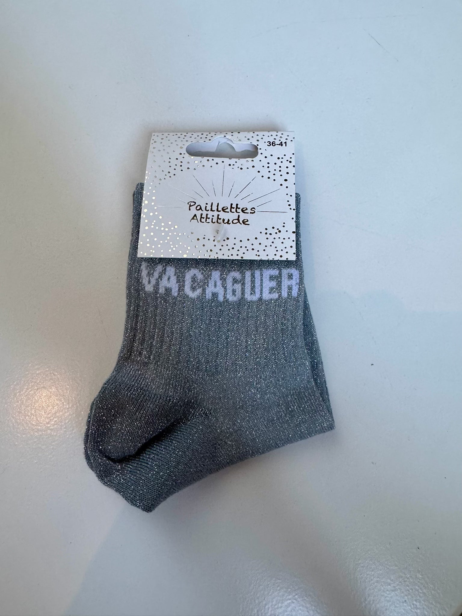 Chaussettes Grises Pailletée « Va Caguer  »