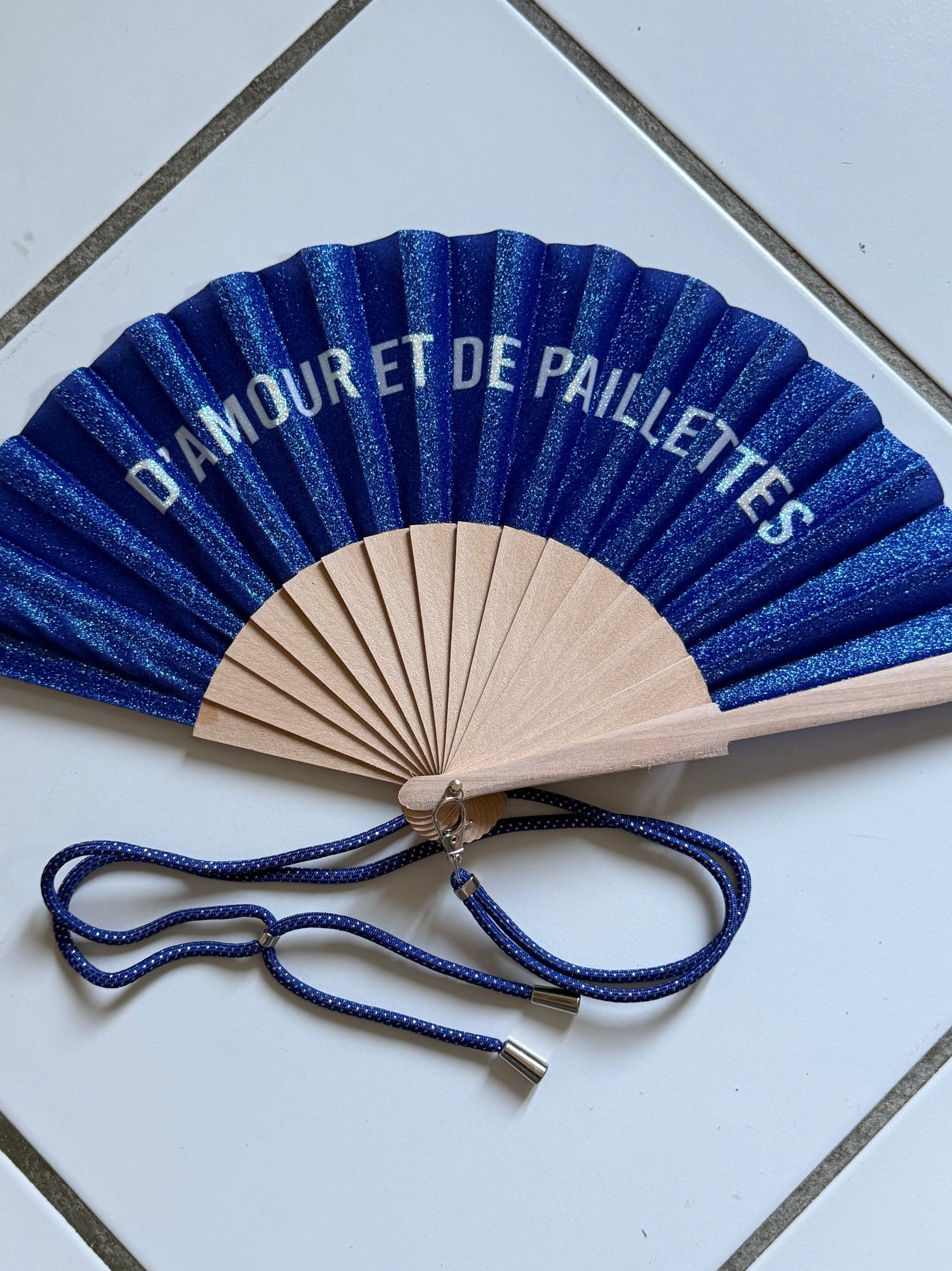 Éventails pailletée à inscription